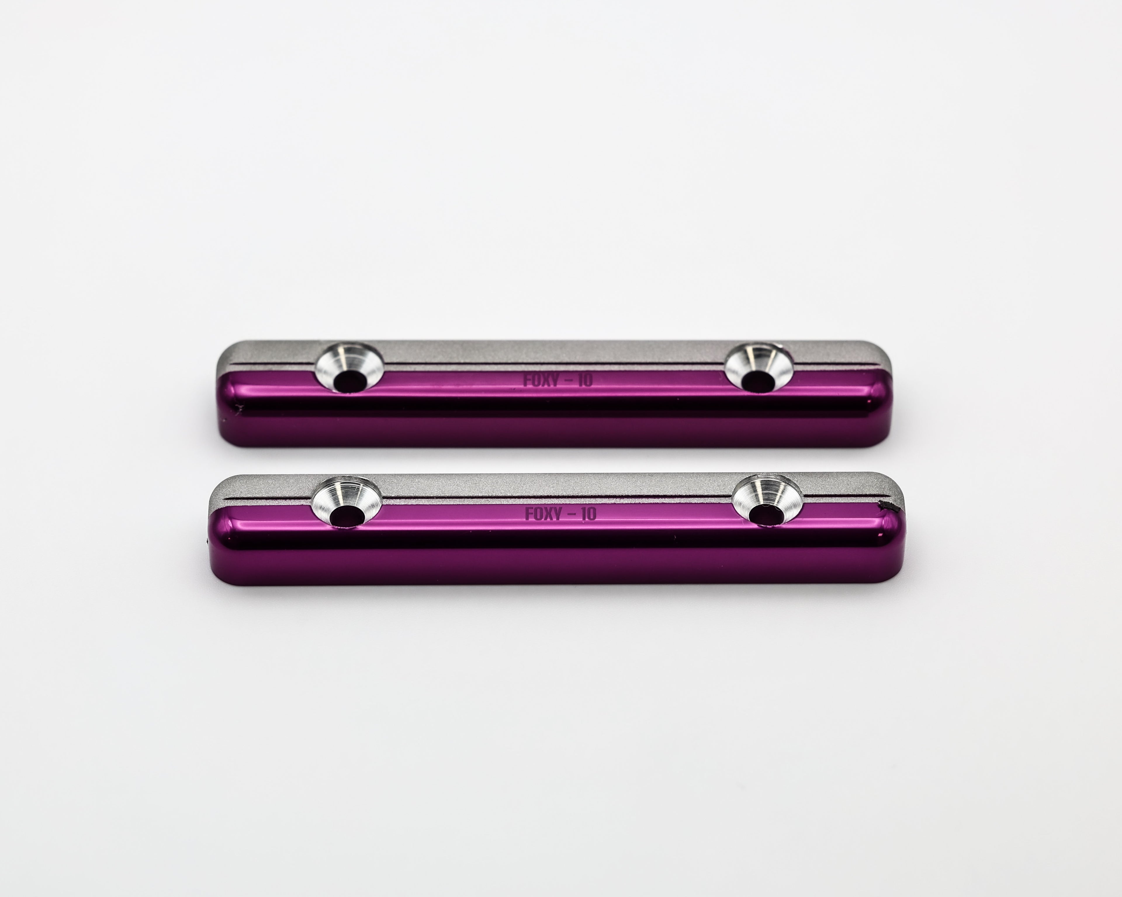 FOXY HOLDS Anodised